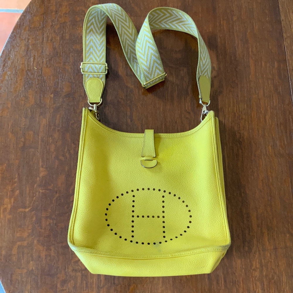 HERMES VINTAGE EVELYNE GM CROSSBODY BAG